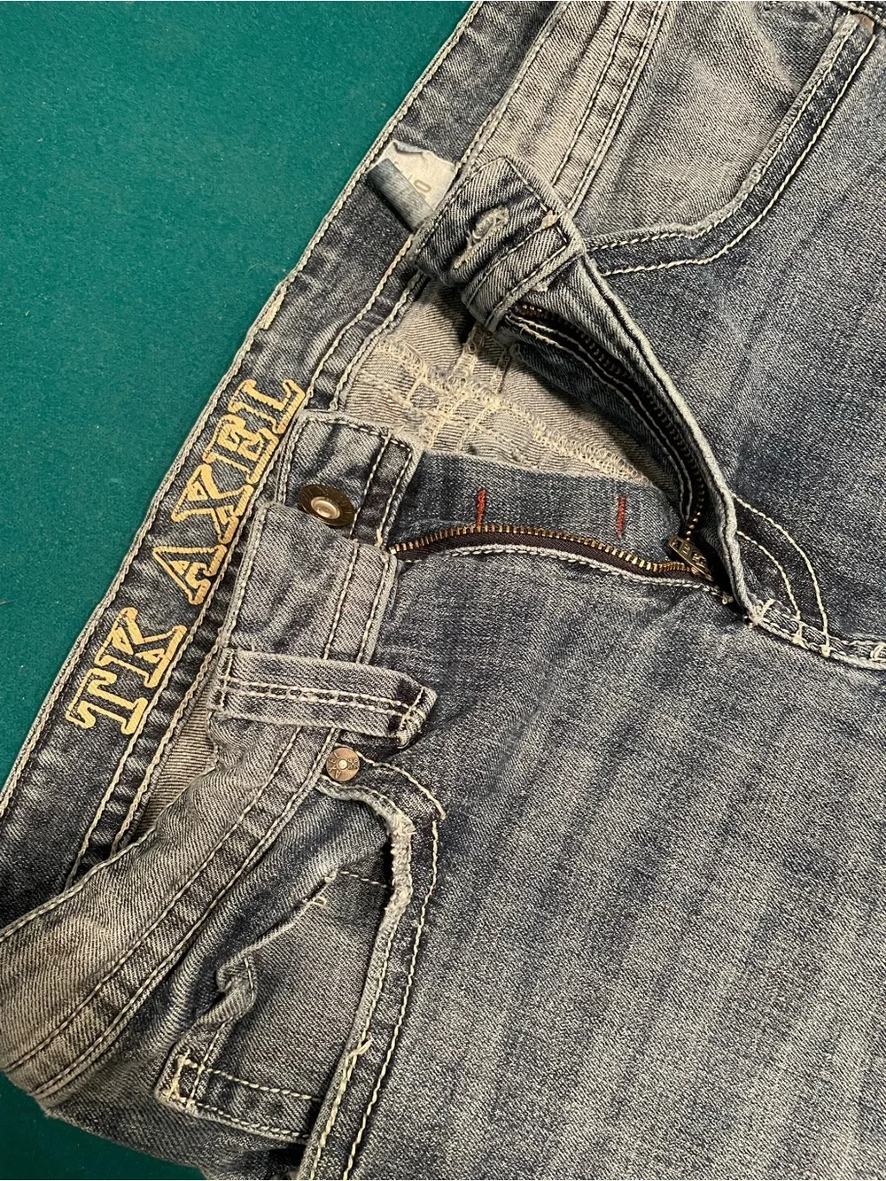 Slim Men’s Jeans in Light Washed Blue